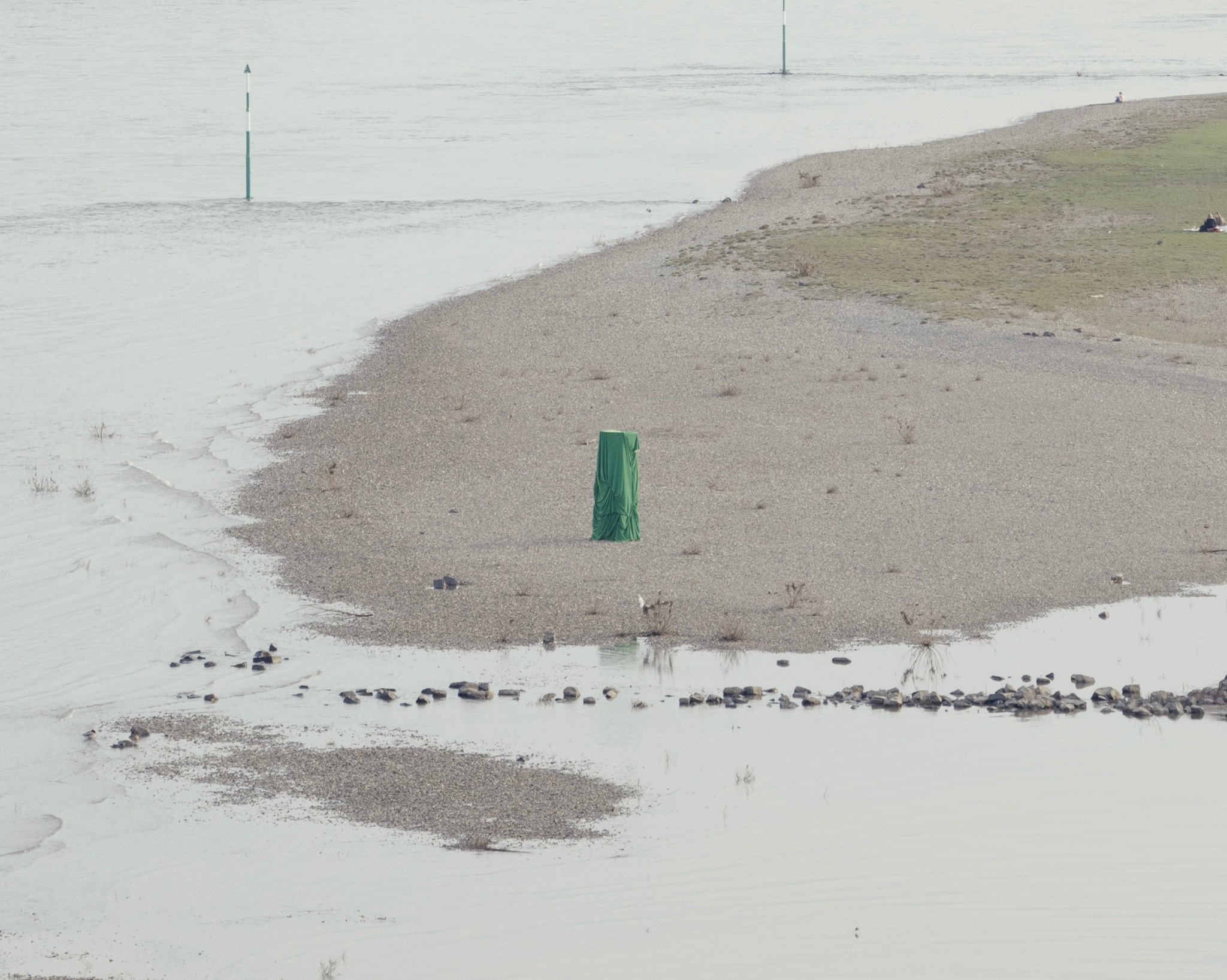 Temporary Monument on the exposed Rhine riverbank